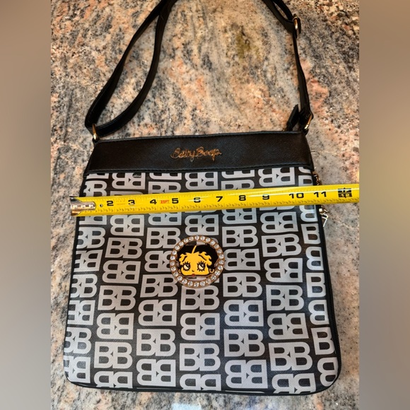 Betty Boop purse with gold hardware and rhinestones. Zipper expansion on bottom - Picture 4 of 15